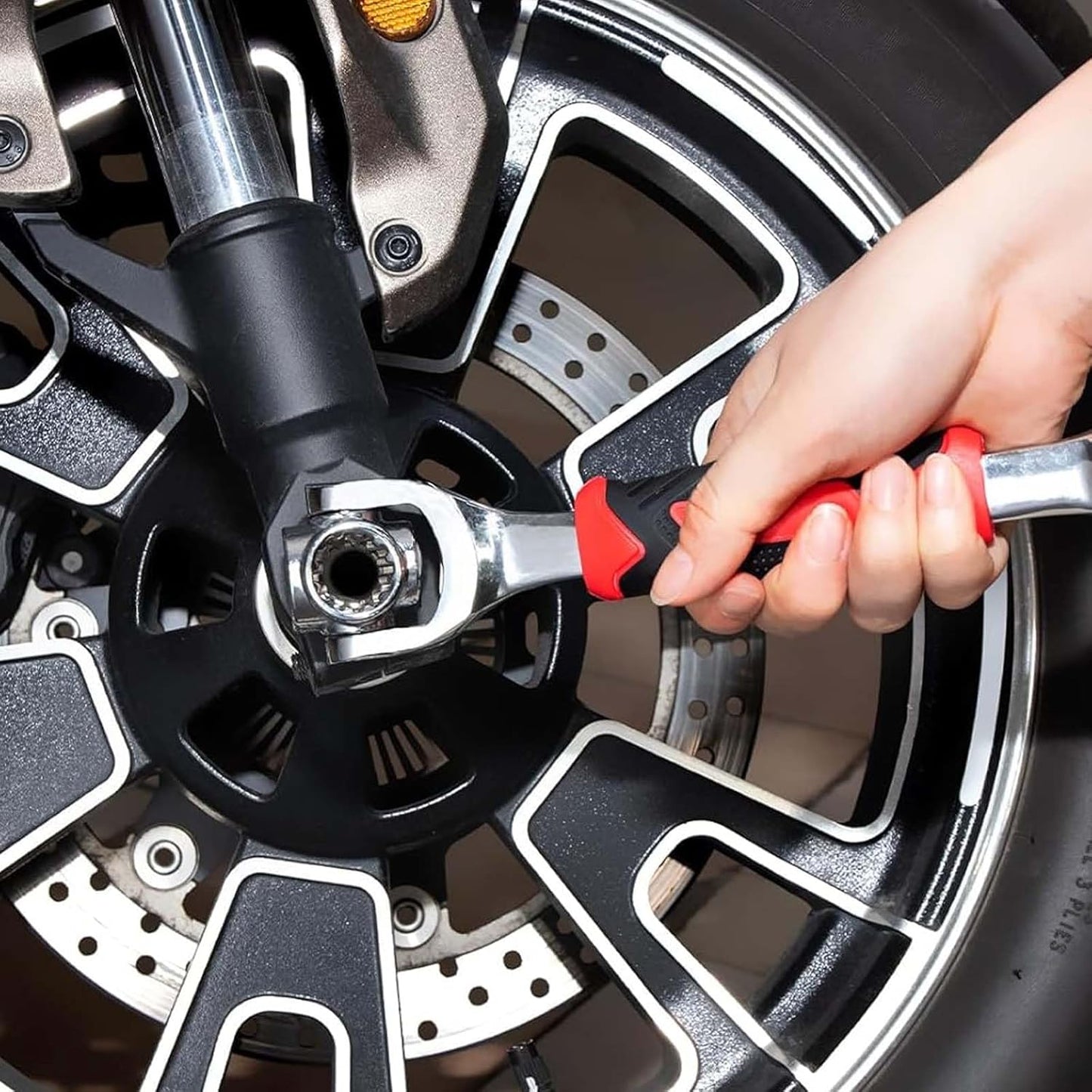 🔧 8-in-1 Universal Socket Wrench – 360° Rotating Tool